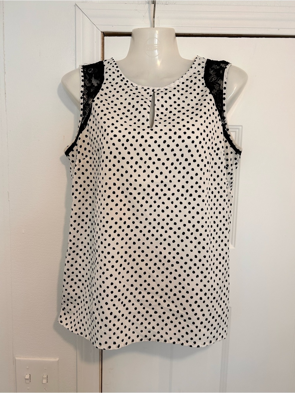 LOFT Size Small White Polka Dot Sleeveless Camisole with Black Lace Trim